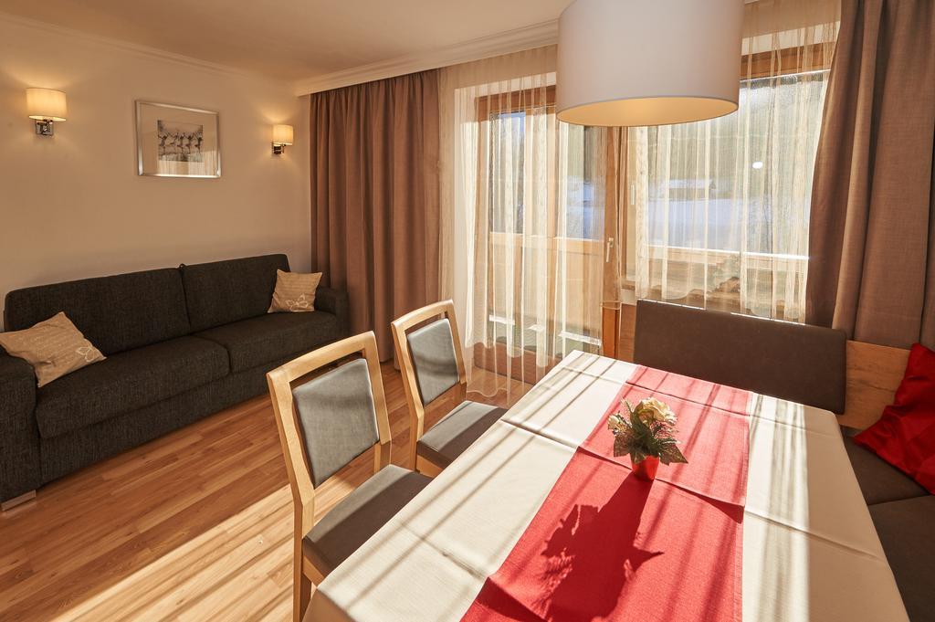 Apartments Neue Post فيلزموس الغرفة الصورة